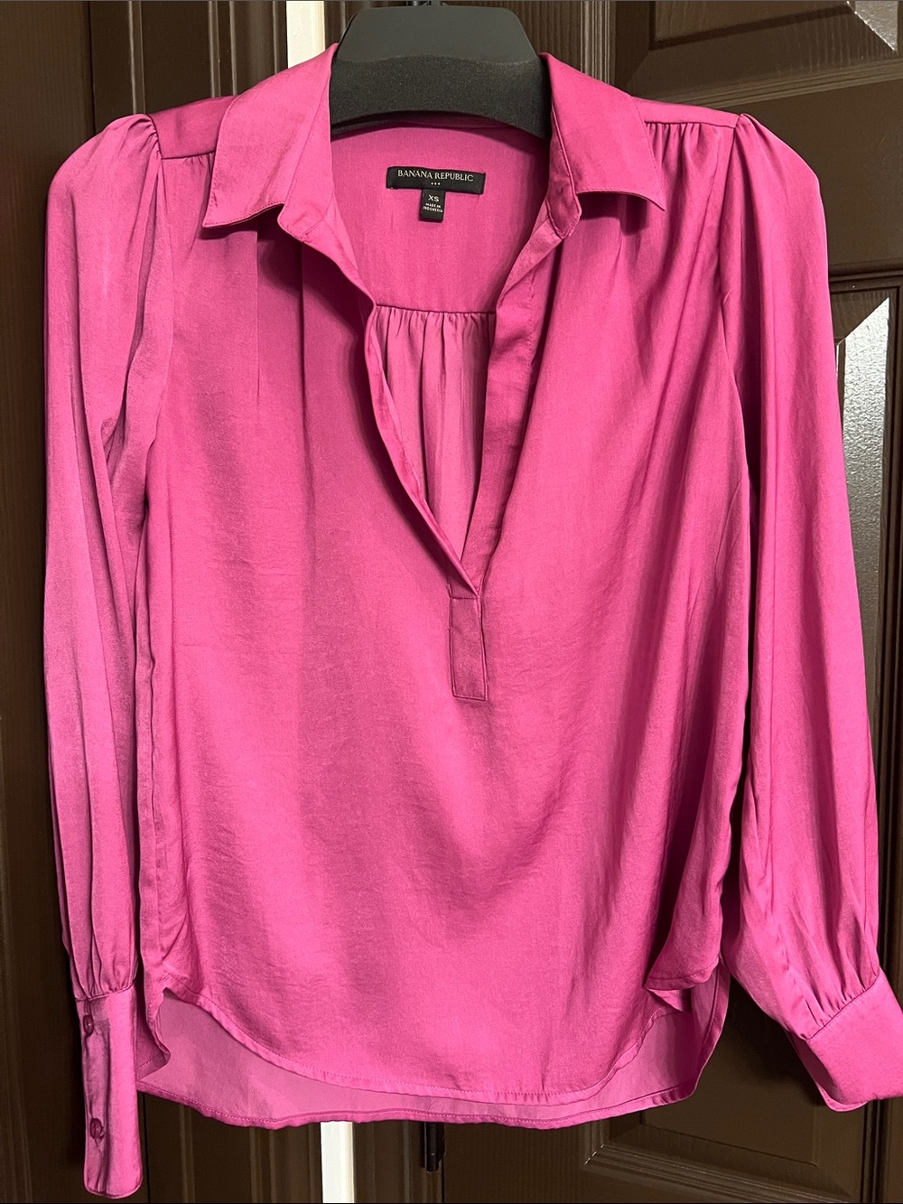 Banana Republic Women's Fuchsia Split-V Long Sleeve Blouse